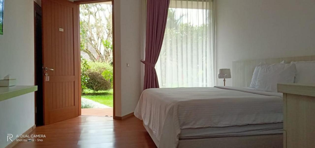 La Oma Hotel Lembang Exterior photo