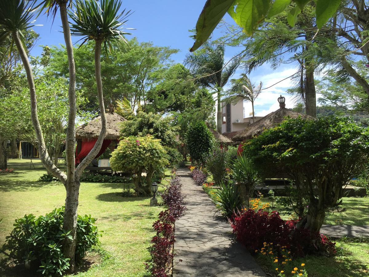 La Oma Hotel Lembang Exterior photo