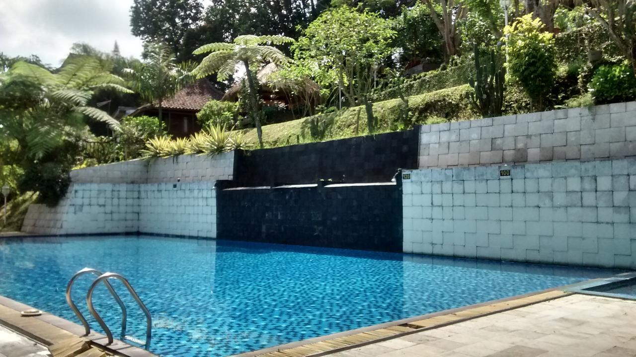 La Oma Hotel Lembang Exterior photo