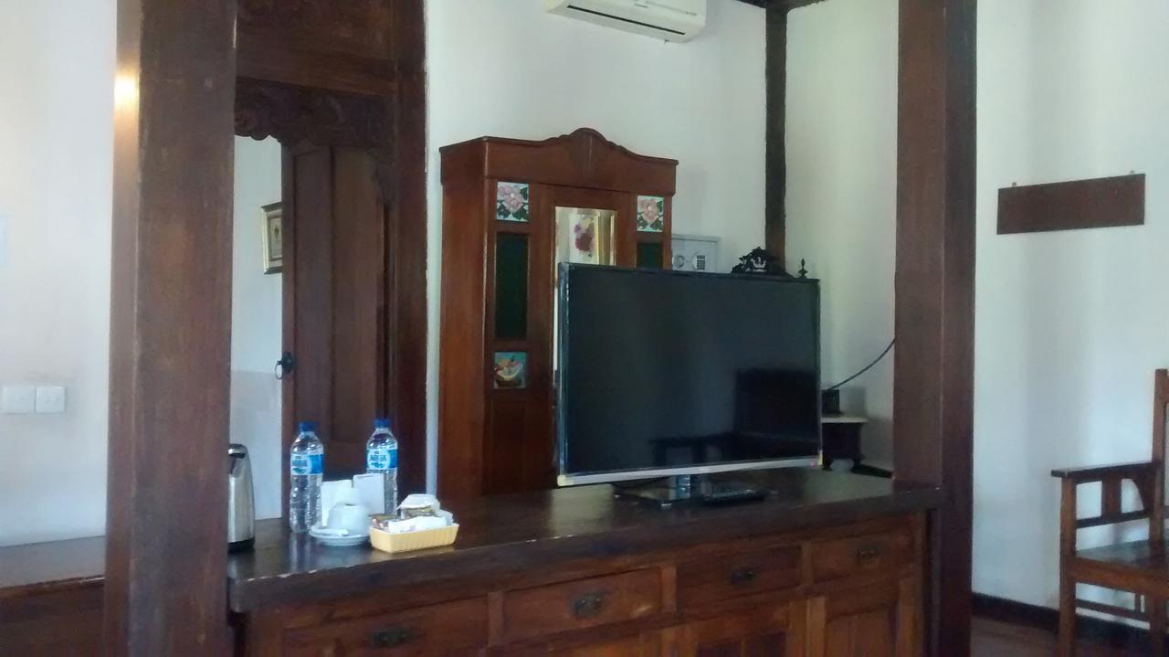 La Oma Hotel Lembang Exterior photo